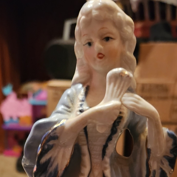 George and Martha figurines